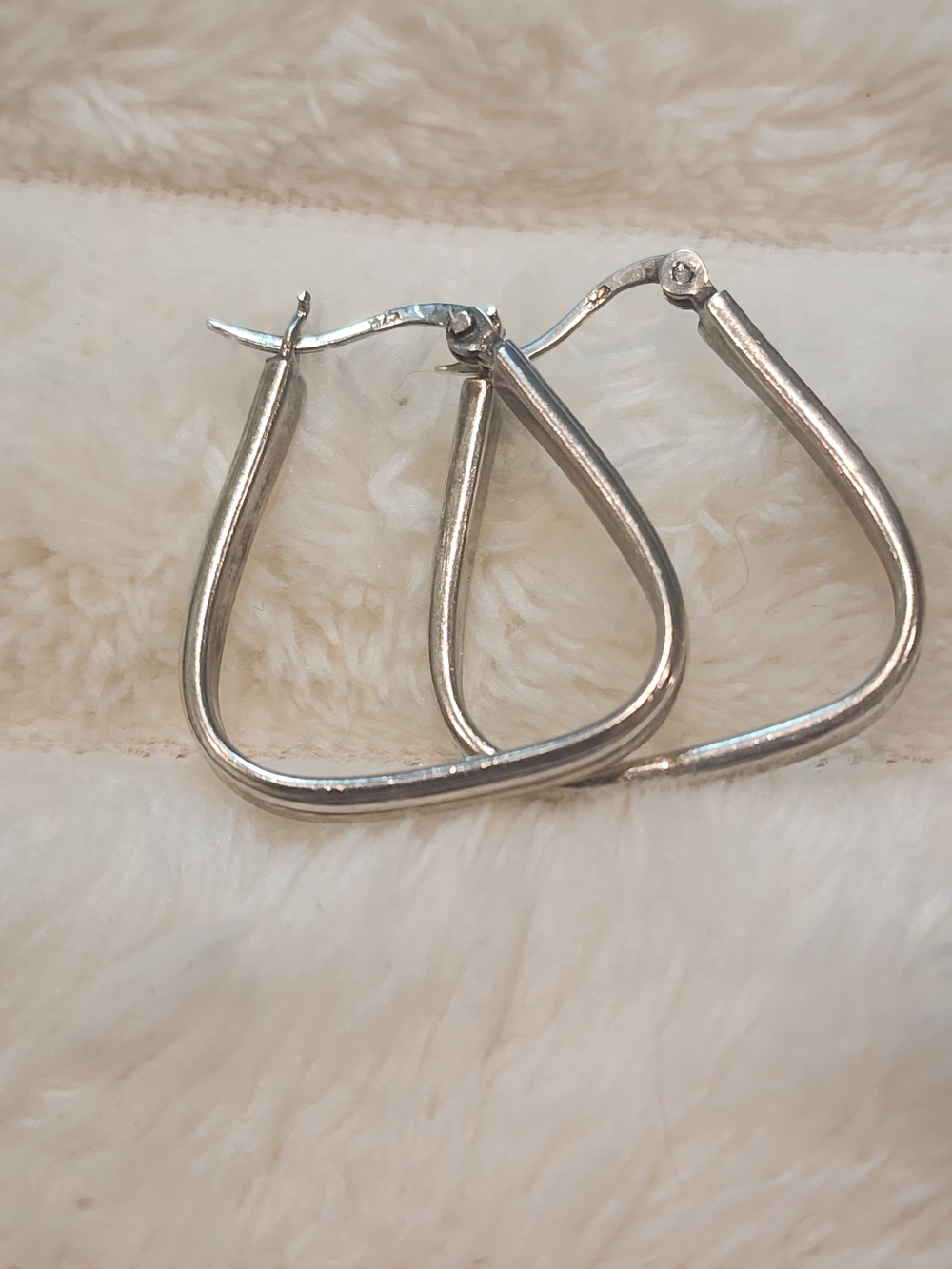 925 Sterling Silver Lightweight Teardrop Hoop Earrings Pierced